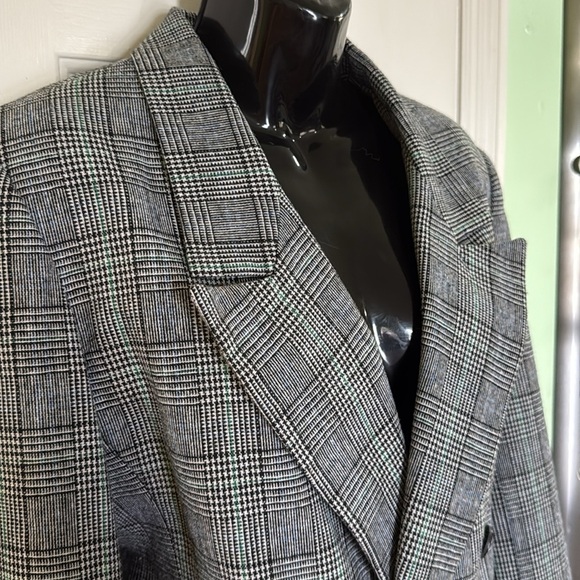 E.H. Woods Vintage Gray Herringbone Double-Breasted Blazer and Skirt Set Size 12 - Picture 4 of 12
